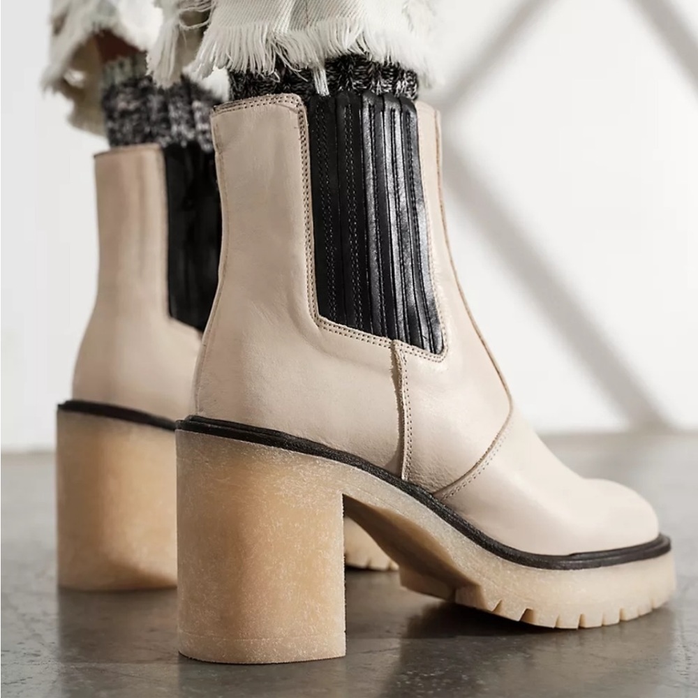 NEW FREE PEOPLE James Chelsea Boots White Leather Chunky Gum Sole - Picture 7 of 16